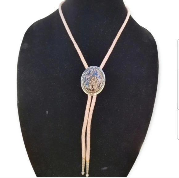 VINTAGE PINK & BLACK RHODENITE GEMSTONE COWGIRL BOLO TIE - Picture 1 of 5